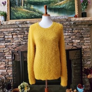 EUC/a new day yellow fuzzy sweater